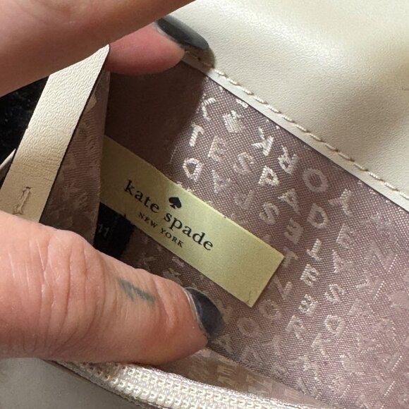 Kate Spade New York Riverside Phoenix Leather Travel Wallet Large  Beige - Picture 5 of 6